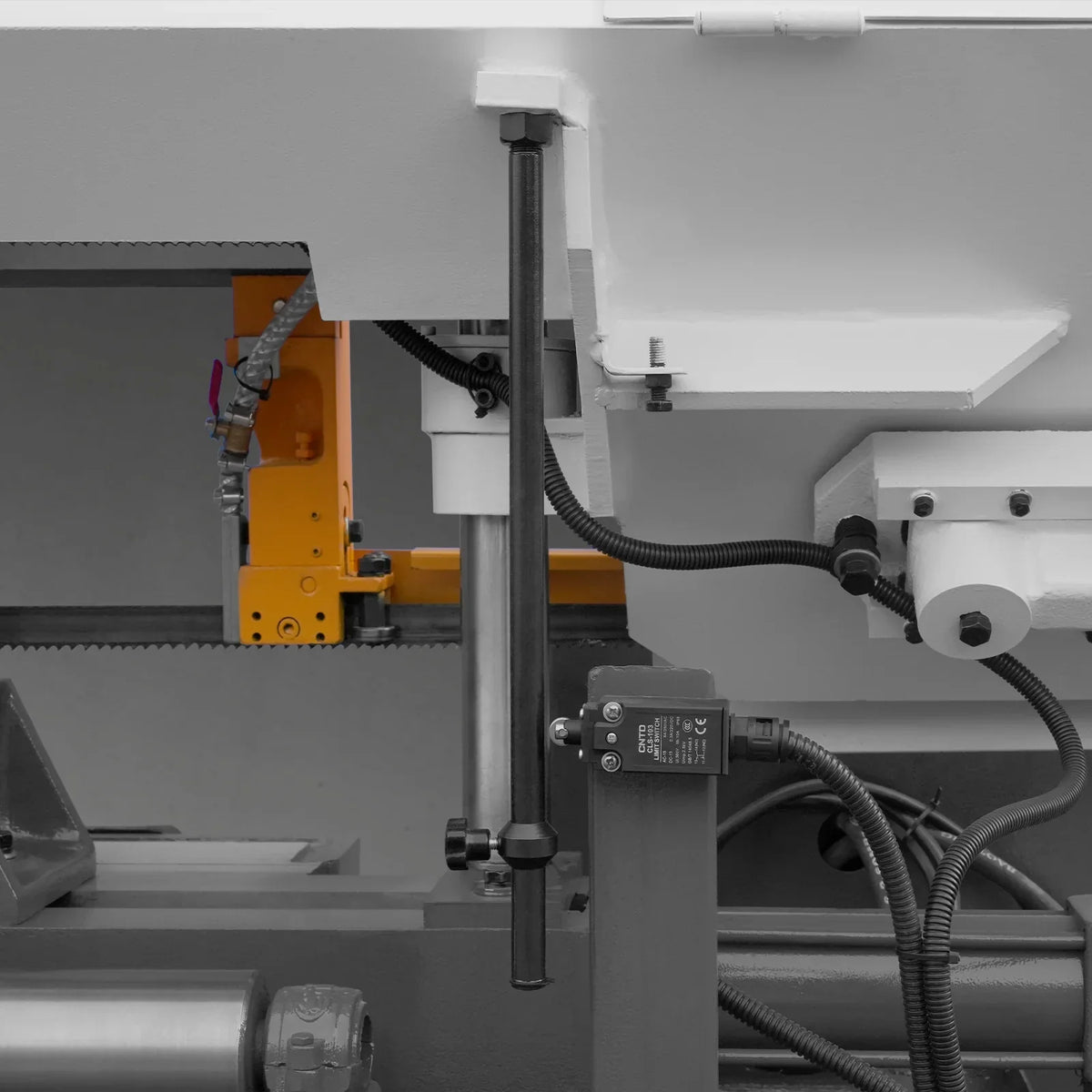 8 Inch 7-7/8" x 7-7/8" Capacity Double Column Horizontal Metal Cutting Band Saw, Vertical Lifting, Gearbox Driven Two-Speed Motor, Hydraulic Feed, Manual Clamping, Coolant System Industrial Bandsaw GH4220