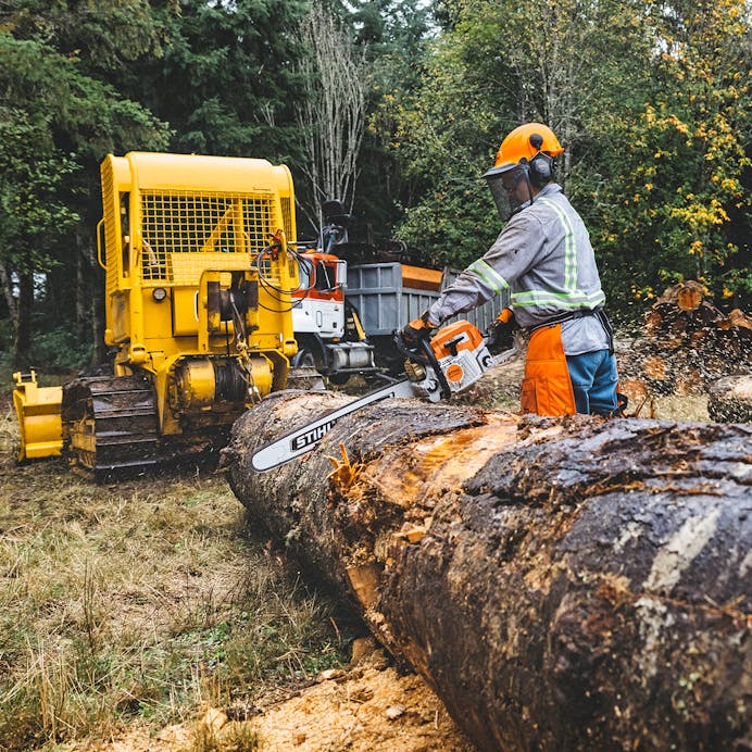 STIHL® MS 400 C-M Chainsaw