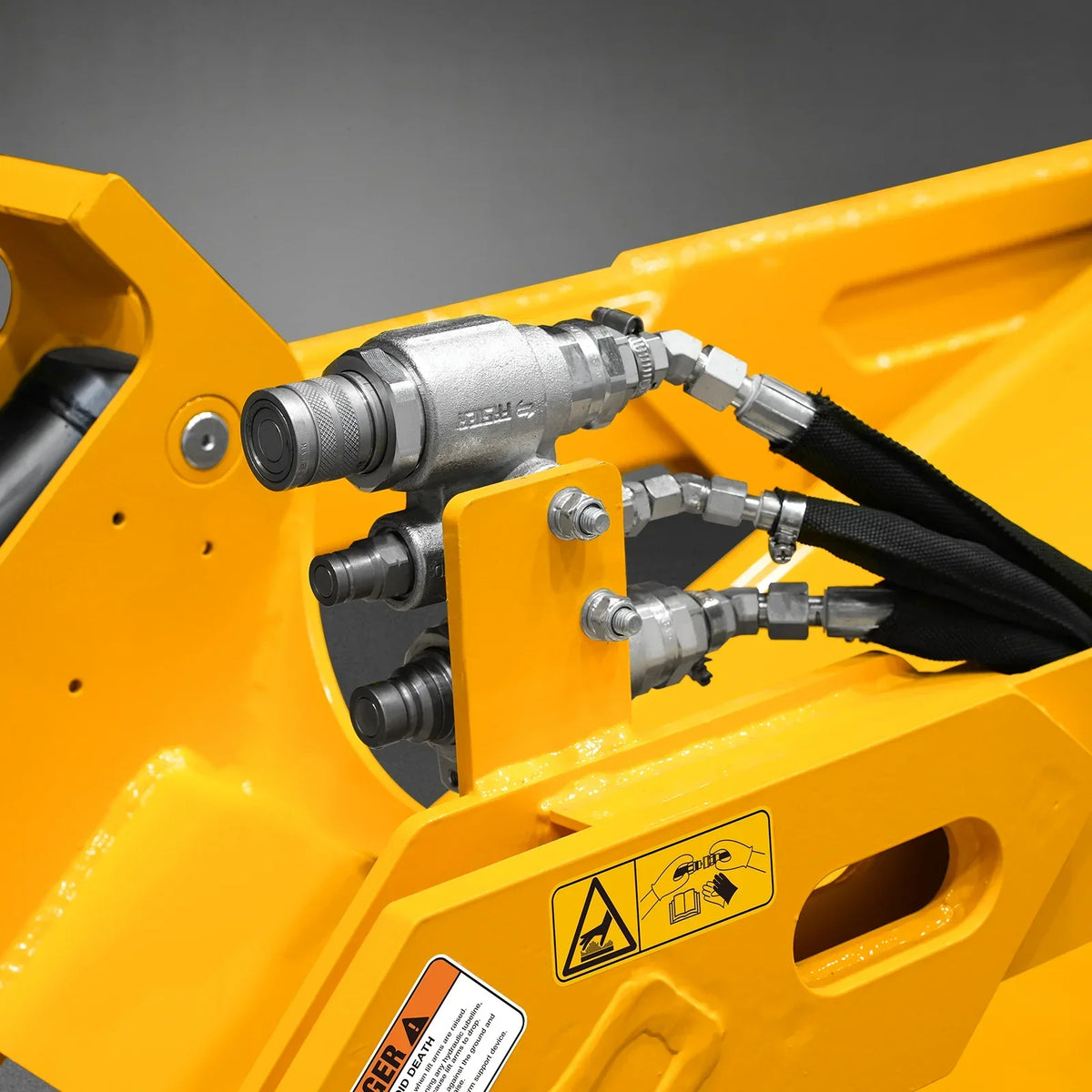 Mini Skid Steer Stand On Compact Track Loader ( 4 in 1 bucket included ) with 25HP KUBOTA D1105 Diesel Engine,  Common Industry Interface (CII),  CROBA  STL1000