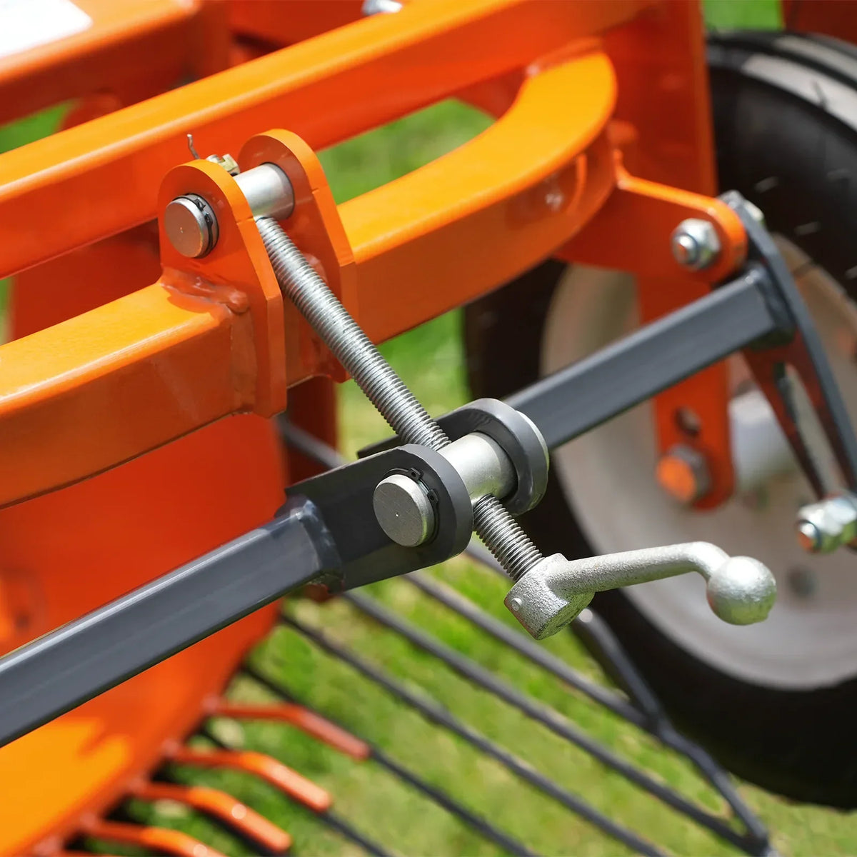 3 Point One Row Potato Harvester Potato Digger Picker PTO Driven,  PH19