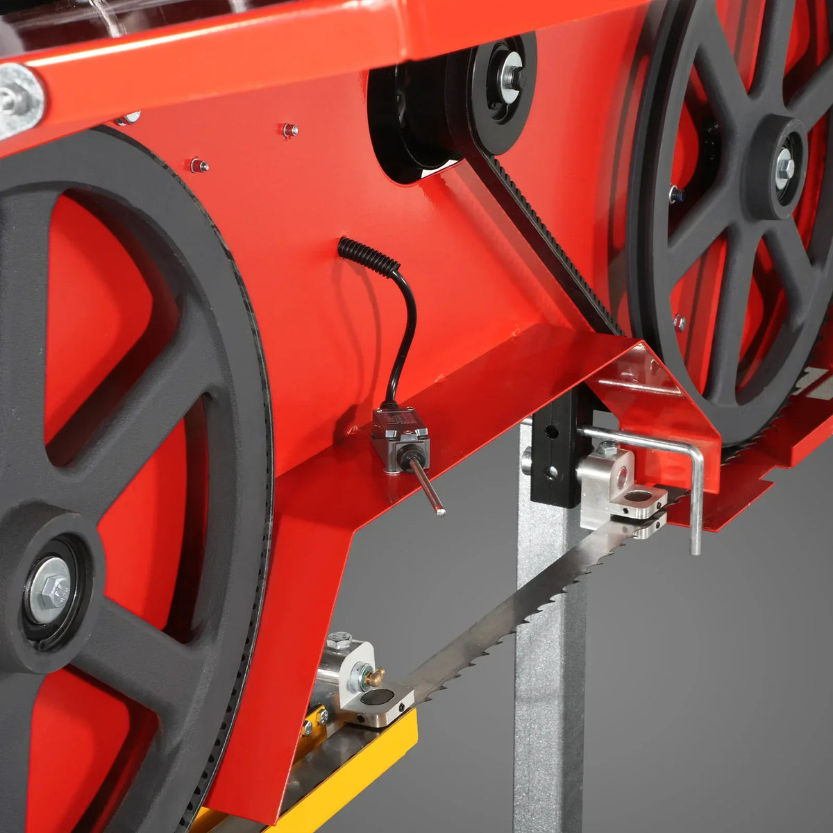 26" Portable Sawmill (5x Blades Included),  KOHLER CH440 429cc E-Start Gasoline Engine,  20" Board Width,  20' Track Length (13' Track Length + 6.4' Track Extension Included) ,  SM-26