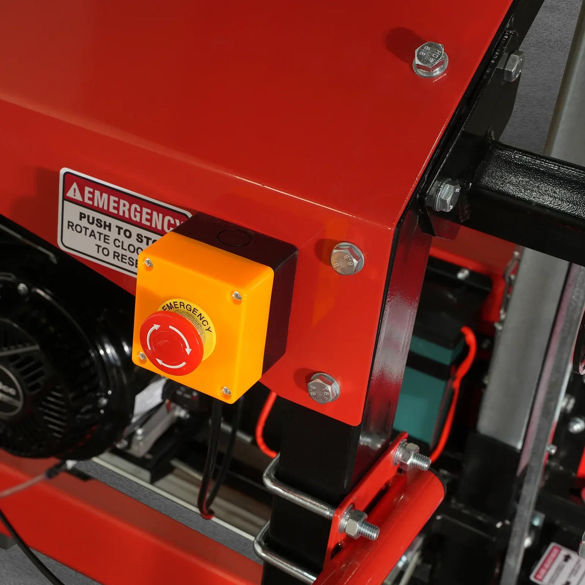 32" Portable Sawmill,  KOHLER CH440 429cc E-Start Gasoline Engine,  26.5" Board Width,  13' Track Length ,  SM-32